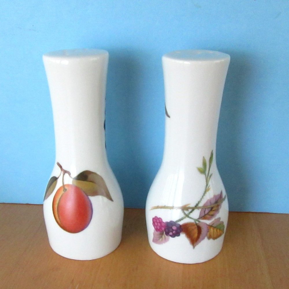 Royal Worcester Evesham Gold black currants & plums Salt and Pepper shakers